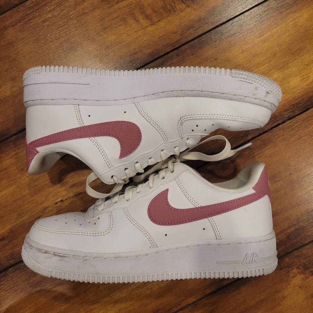Nike Women's White and Pink Air Sneakers